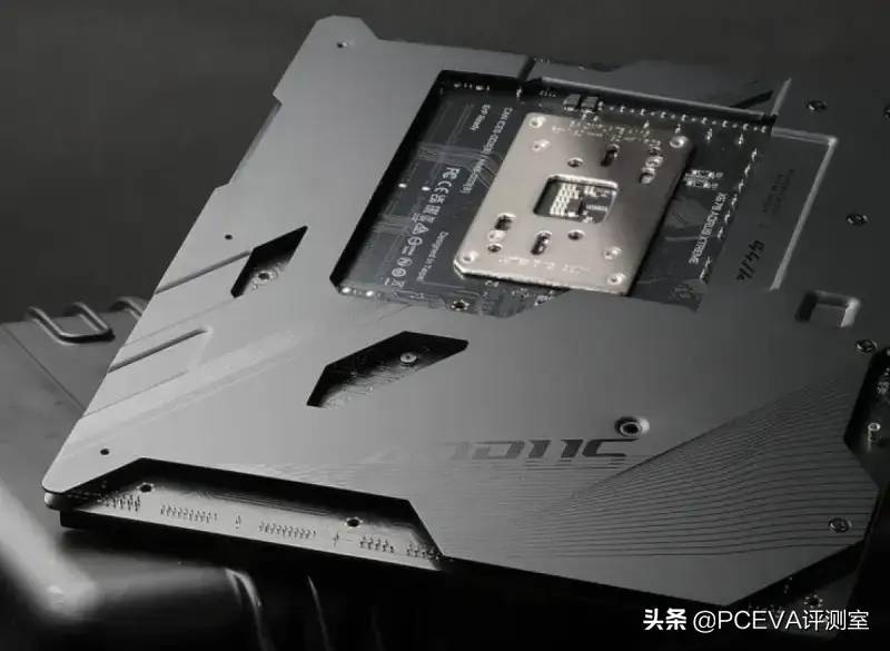 AMD 600系列主板定价范围曝光，东芝发布新款P300 2TB硬盘